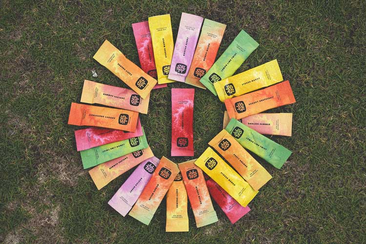 2025_DrinkSaltt_ChristianJamesLee-05054-sm Saltt powder packets